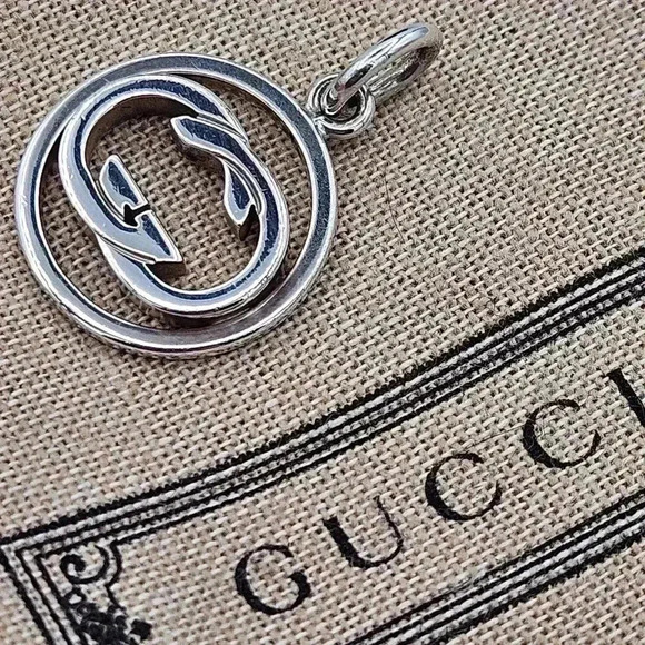 Gucci  Interlocking G Ring and Pendant - Picture 6 of 13